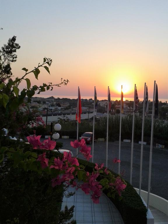 Iris Hotel Afándu Kültér fotó
