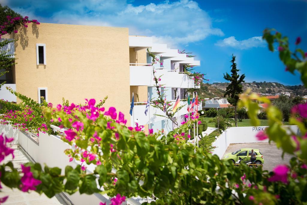 Iris Hotel Afándu Kültér fotó