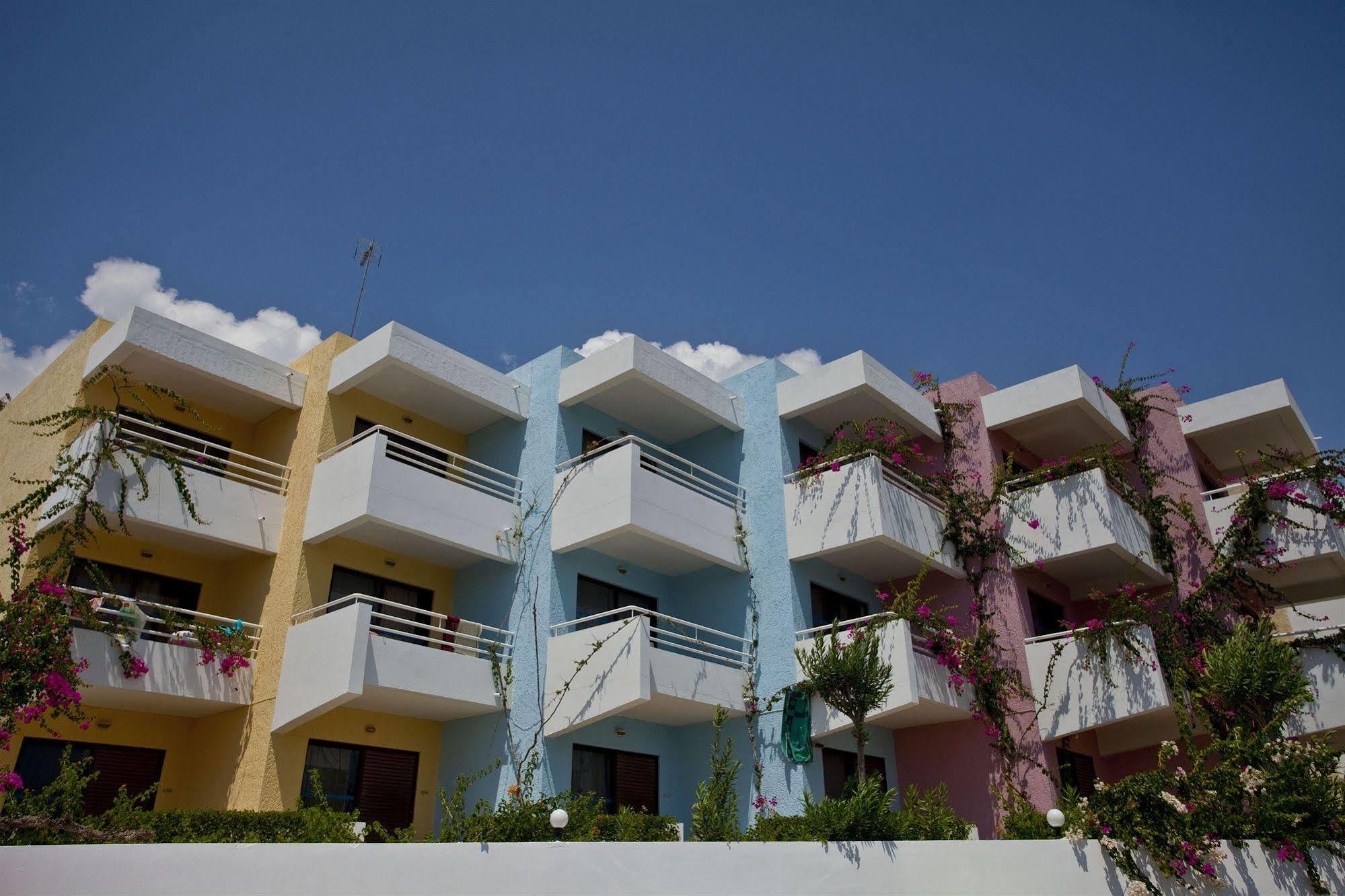 Iris Hotel Afándu Kültér fotó