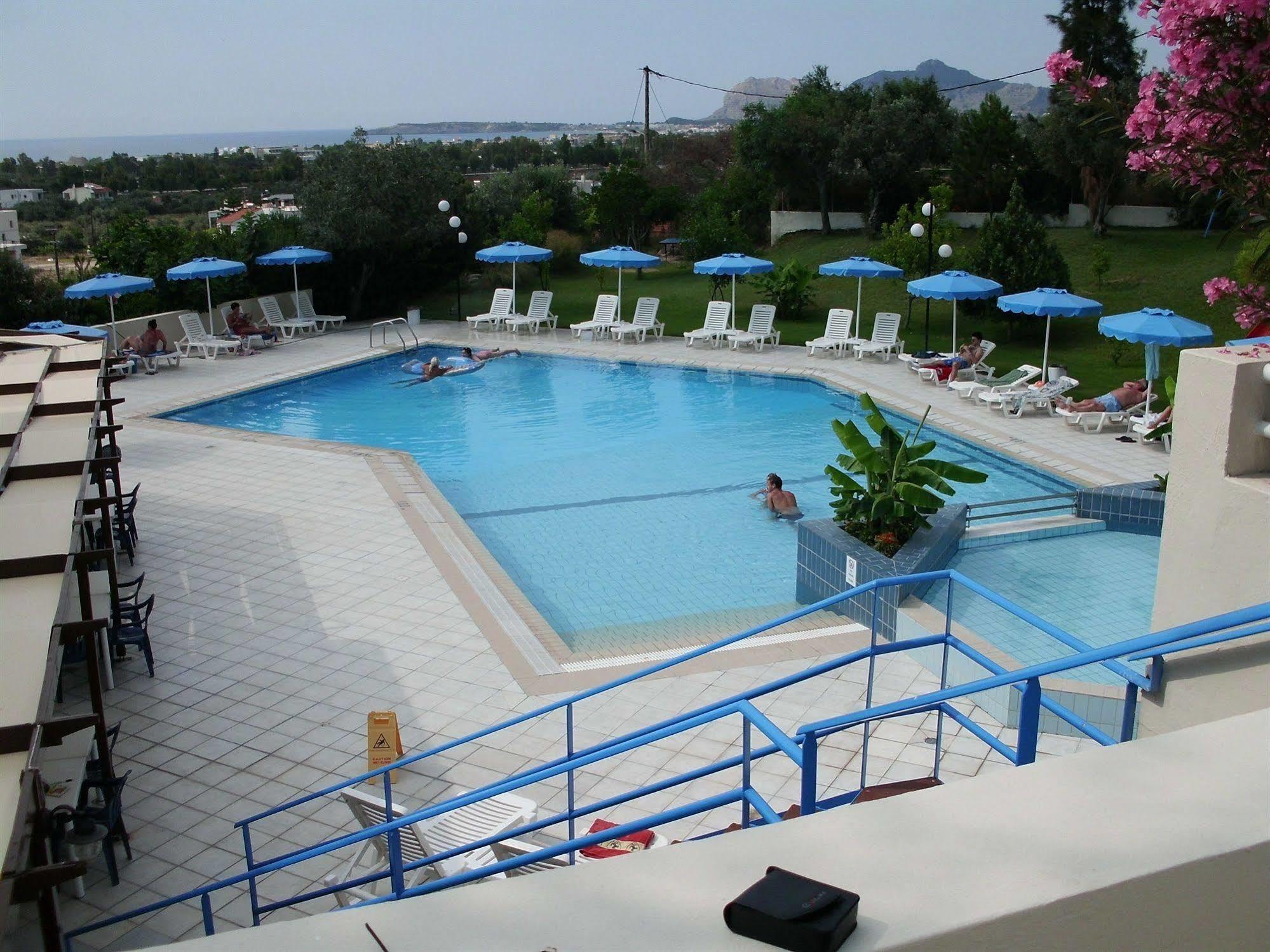 Iris Hotel Afándu Kültér fotó