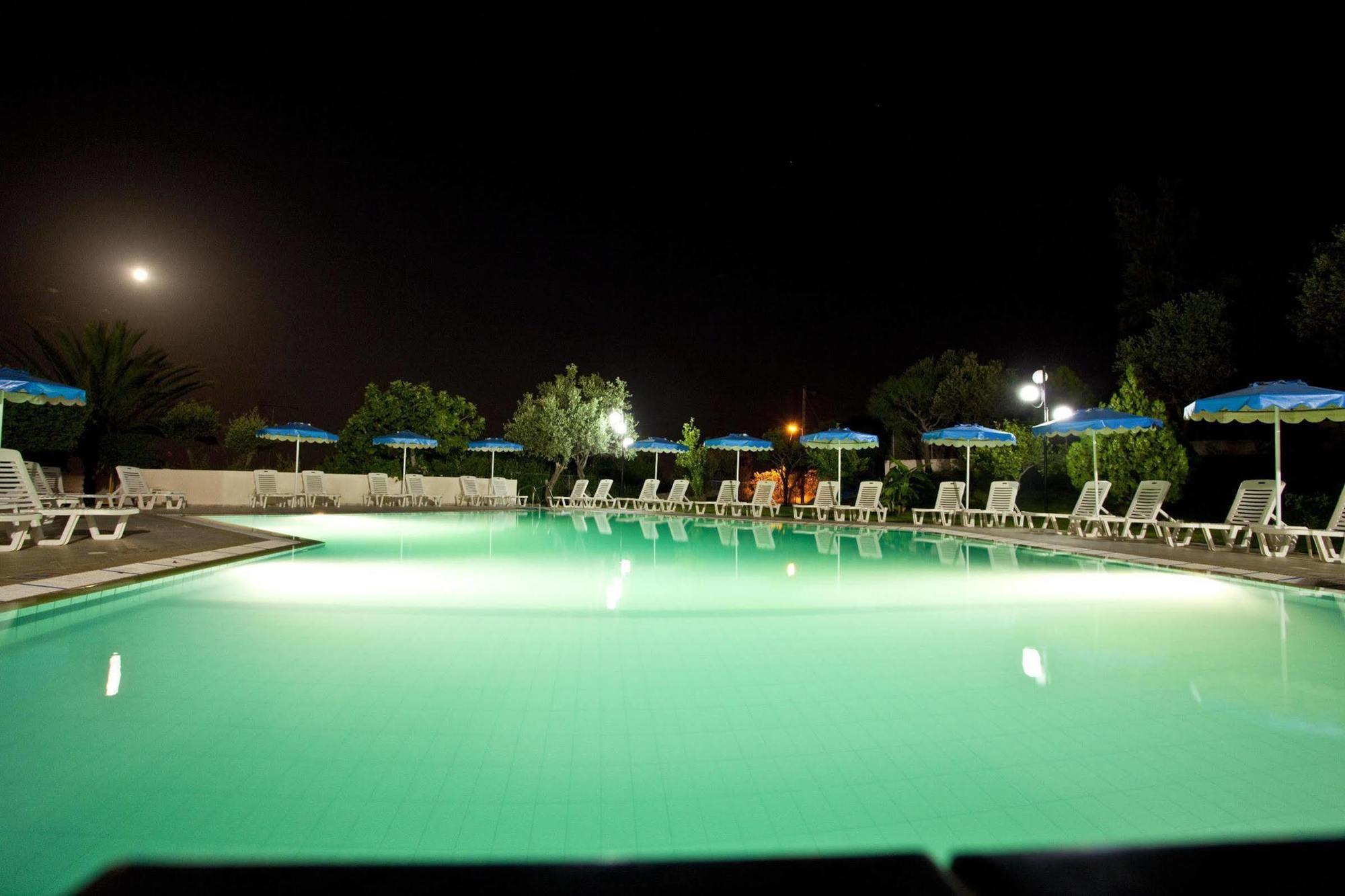 Iris Hotel Afándu Kültér fotó