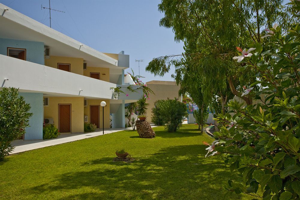 Iris Hotel Afándu Kültér fotó