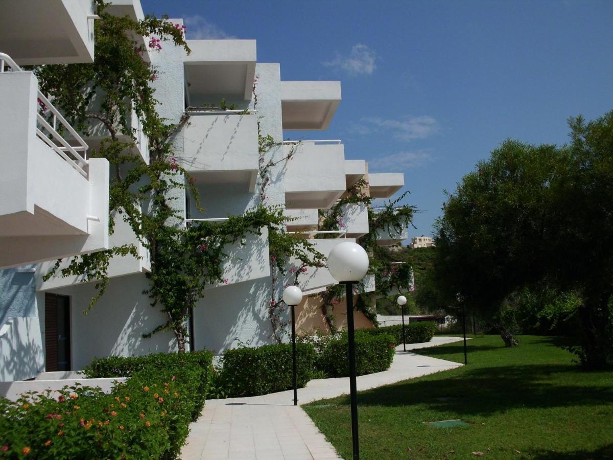 Iris Hotel Afándu Kültér fotó